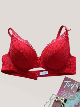 Biustonosz koronkowy z fiszbinami, push up