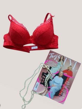 Biustonosz koronkowy z fiszbinami, push up