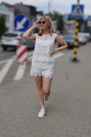 Bluzka gipiurowa bez rękawów, top