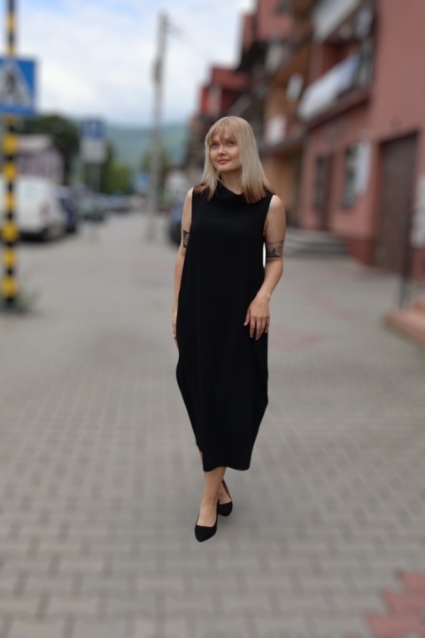 Czarna sukienka midi Kristen z kieszeniami pasek w zestawie Pietro Brunelli