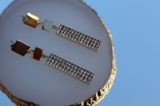 Kolczyki sztyfty, wkrętki, stal nierdzewna, wiszące ozdobne cyrkonie