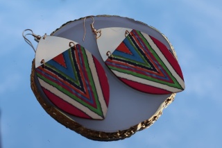 Kolczyki wiszące, drewniane, kolorowe, etniczny wzór