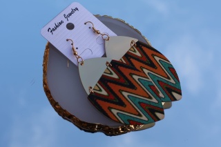 Kolczyki wiszące, drewniane, kolorowe, etniczny wzór