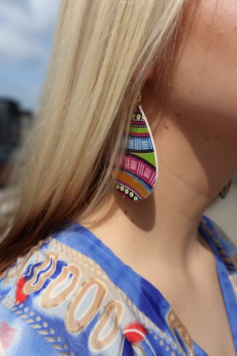 Kolczyki wiszące, drewniane, kolorowe łezki