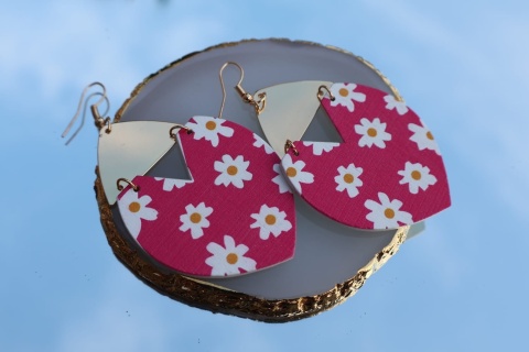 Kolczyki wiszące, drewniane w kwiaty