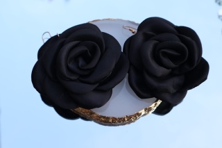 Kolczyki wiszące materiałowe czarne kwiaty