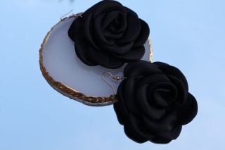 Kolczyki wiszące materiałowe czarne kwiaty