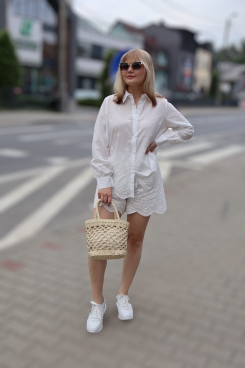 Komplet z haftem, koszula i spodenki