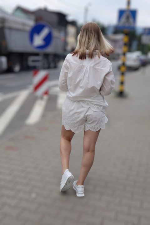 Komplet z haftem, koszula i spodenki