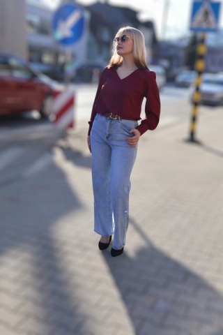 Spodnie jeans z szerokimi nogawkami, wysoki stan z paskiem