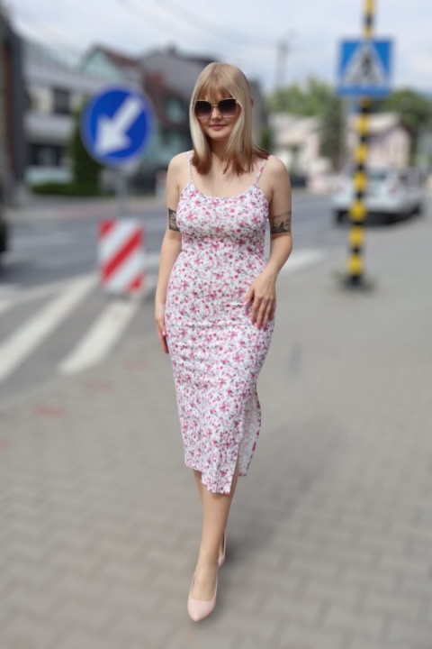 Sukienka midi w kwiatowy wzór,prążek, na szelkach, dopasowana-ołówkowa z rozcięciem