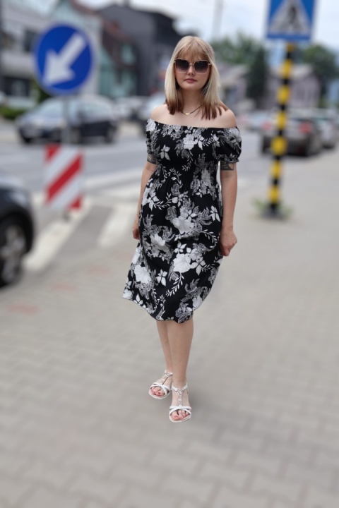 Zwiewna sukienka w kwiaty, hiszpanka