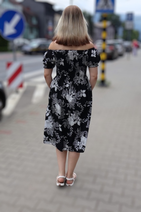 Zwiewna sukienka w kwiaty, hiszpanka