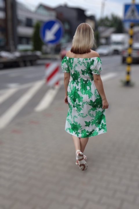 Zwiewna sukienka w kwiaty, hiszpanka