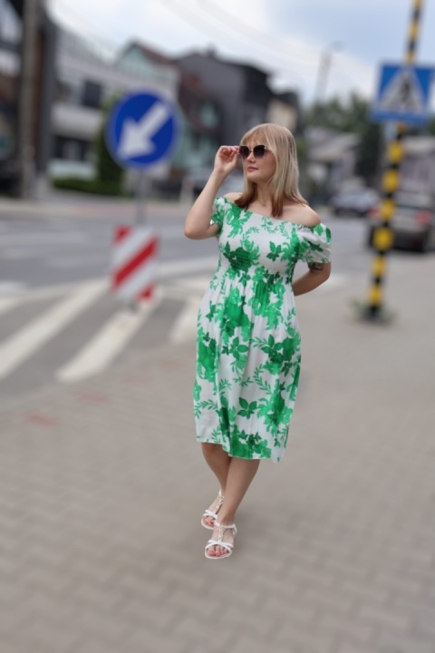 Zwiewna sukienka w kwiaty, hiszpanka