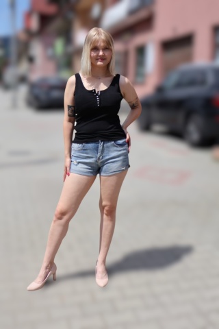 Bluzka top prążek dekolt v z wszytymi wkładkami czarny