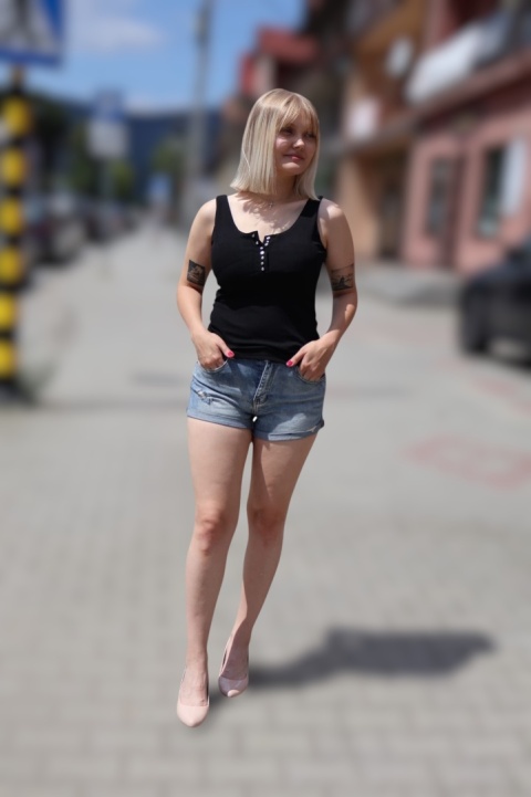 Bluzka top prążek dekolt v z wszytymi wkładkami czarny