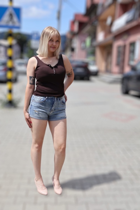 Bluzka top prążek dekolt v z wszytymi wkładkami czekoladowy