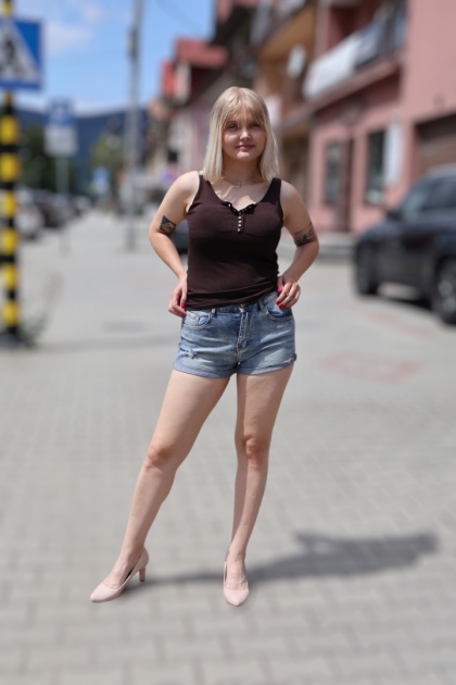 Bluzka top prążek dekolt v z wszytymi wkładkami czekoladowy