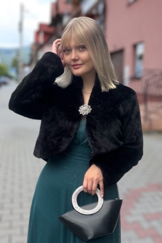 Bolerko futrzane z broszką czarne