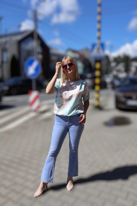 Elegancka bluzka damska wiskozowa z krótkimi rękawami ,,Produkt polski''