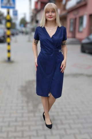 Elegancka sukienka kopertowa, błyszcząca by Vegas collection, krótki rękaw