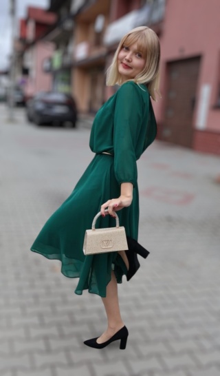 Elegancka, szyfonowa, rozkloszowana sukienka butelkowa zieleń