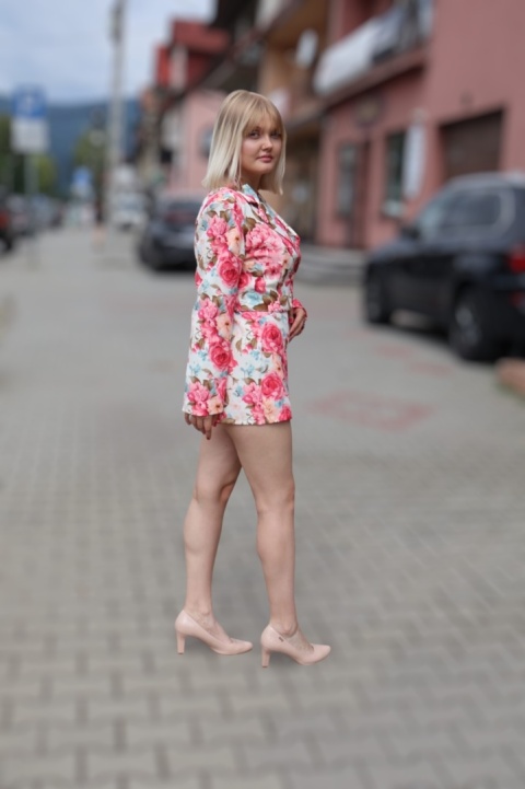 Elegancki komplet w kwiaty krótki żakiet i spódnico spodenki