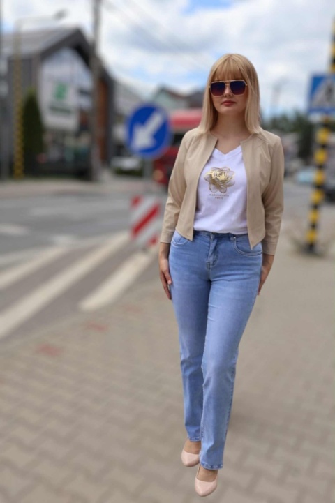 Jeansy damskie Cudi prosta nogawka z rozcięciem na dole nogawki,wysoki stan