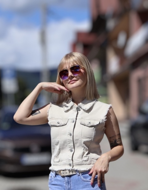 Kamizelka damska jeansowa beżowa