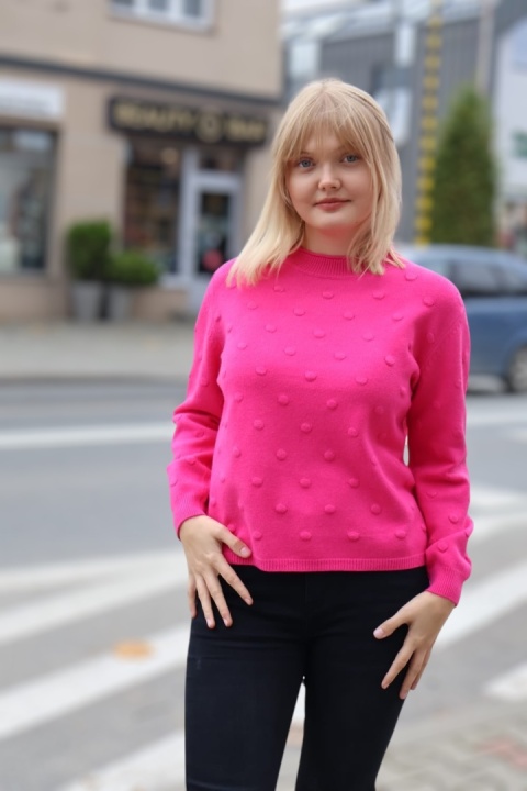 Klasyczny sweterek damski , tłoczony wzór kropki, fuksja