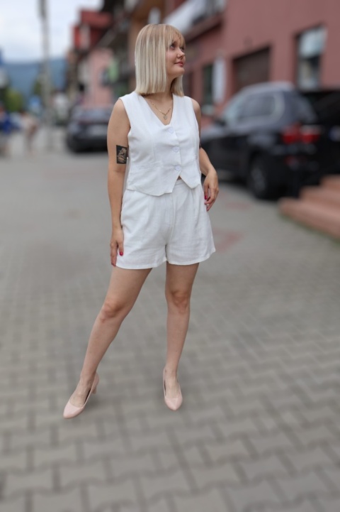 Komplet garniturowy, lniano wiskozowy, kamizelka i spodenki, biały