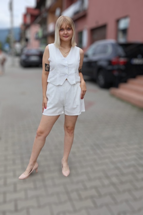 Komplet garniturowy, lniano wiskozowy, kamizelka i spodenki, biały