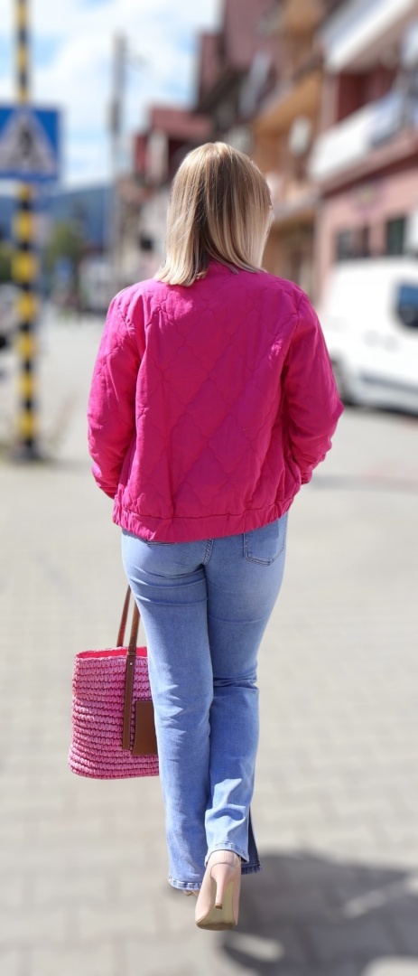 Kurtka bomberka pikowana różowa