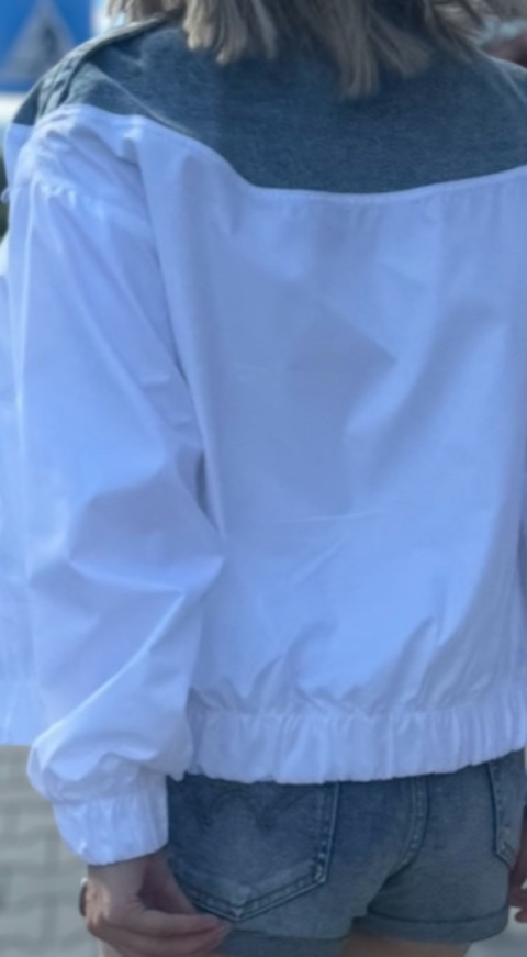 Kurtka jeansowo–bawełniana damska L, zapinana na zamek z kieszeniami