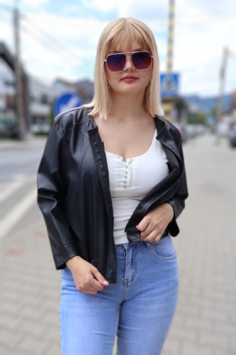 Kurtka, narzutka czarna ekoskóra