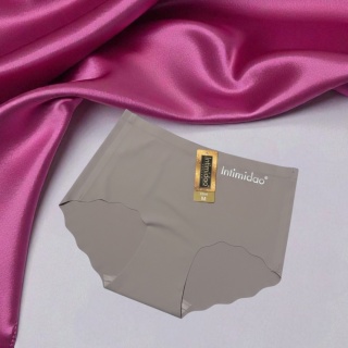 Majtki damskie bezszwowe laserowo cięte beżowe