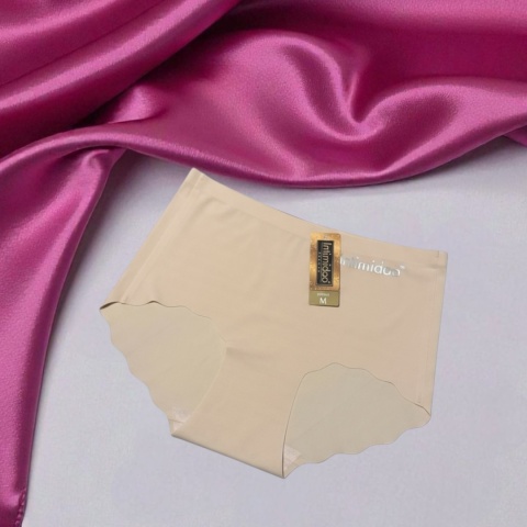 Majtki damskie bezszwowe laserowo cięte białe