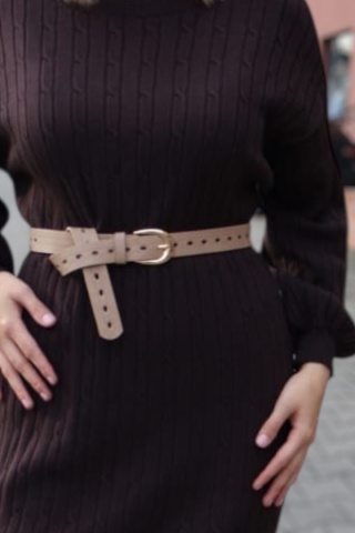 Czekoladowa sukienka dzianinowa, sukienka prążkowana z długim rękawem UNI