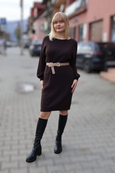 Czekoladowa sukienka dzianinowa, sukienka prążkowana z długim rękawem UNI