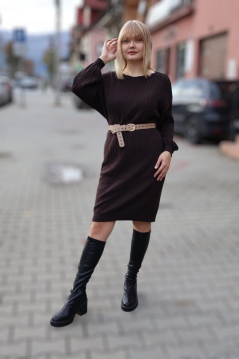 Czekoladowa sukienka dzianinowa, sukienka prążkowana z długim rękawem UNI