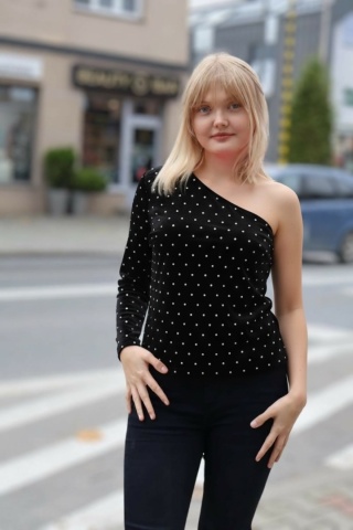 Elegancka bluzka na jedno ramię River Island zdobiona kryształkami