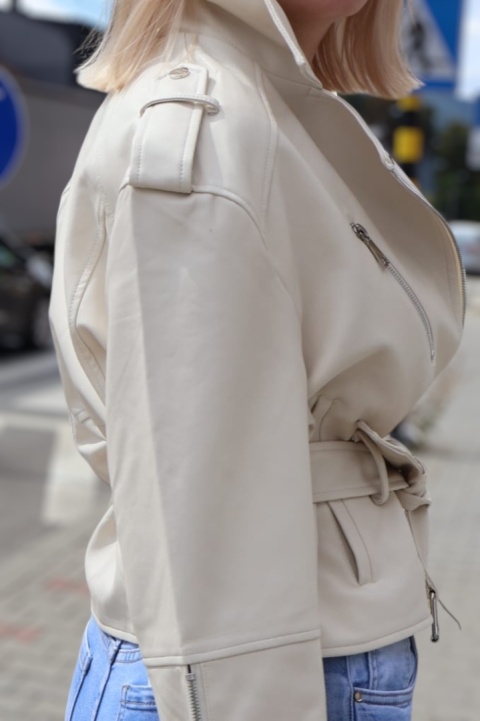 Ramoneska damska eco skora z asymetrycznym zapięciem i srebrnymi dodatkami