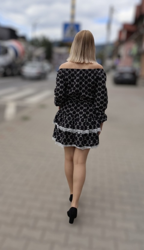 Sukienka czarna mini z długim rękawem i koronką, hiszpanka