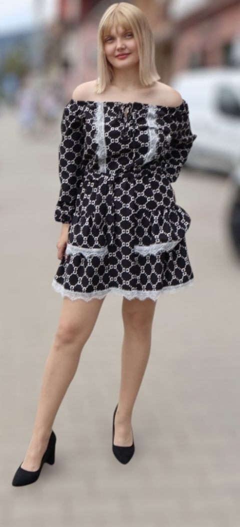 Sukienka czarna mini z długim rękawem i koronką, hiszpanka