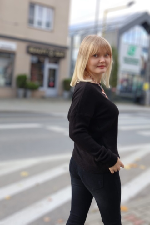 Sweterek damski baby alpaka czarny