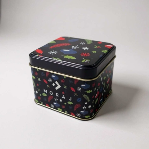 Świąteczne skarpetki z motywem zimowym w ozdobnym metalowym pudełku Moraj