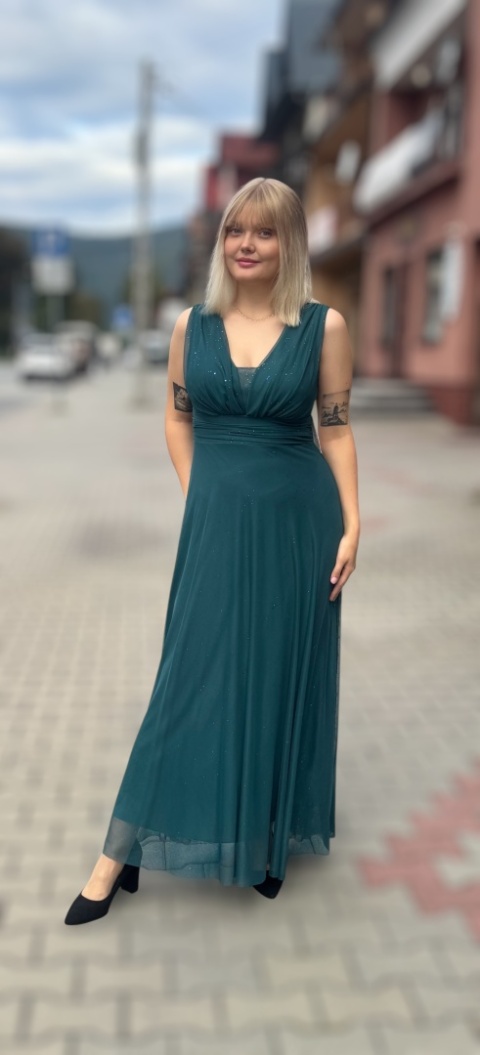 Wieczorowa tiulowa sukienka maxi z dekoltem w serek- zielona