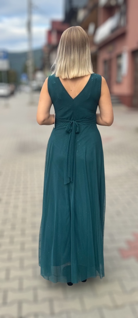 Wieczorowa tiulowa sukienka maxi z dekoltem w serek- zielona