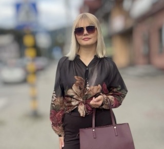 Zwiewna bawełniana koszula z motywem kwiatowym, czarna